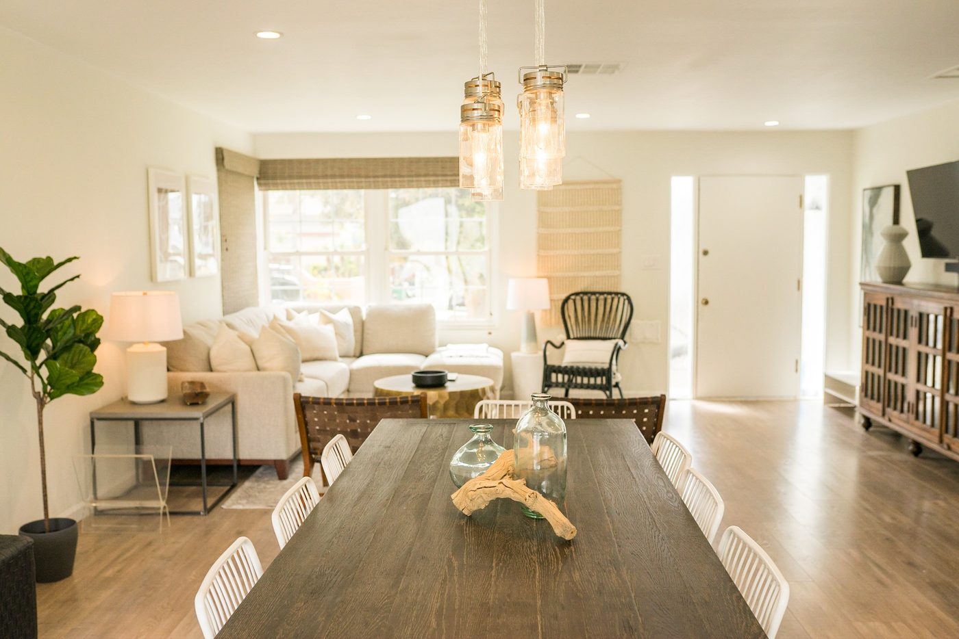 san diego airbnb living room